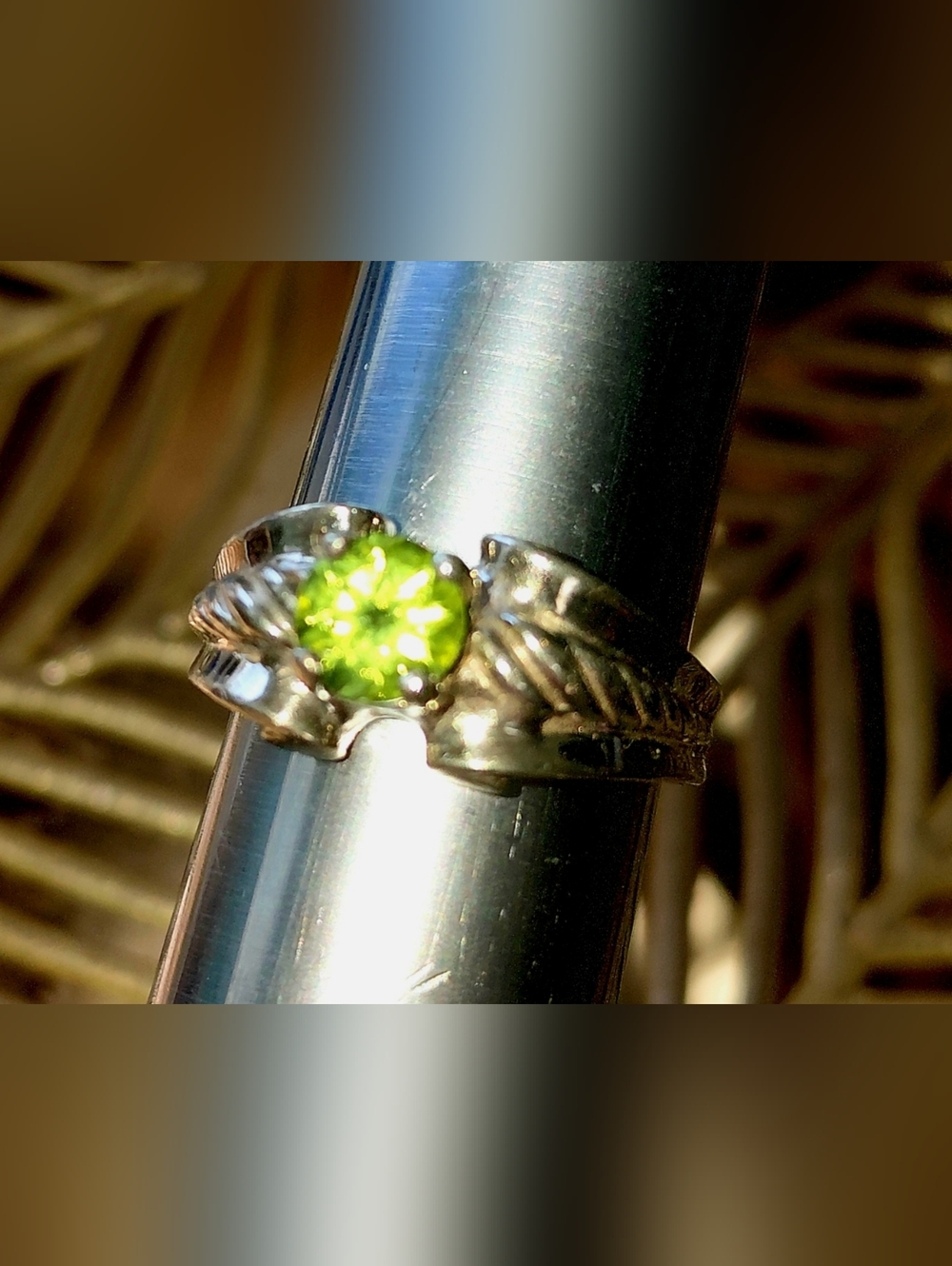 PERIDOT round Cut Sterling Silver Ring 7.75 Size Vintage Chateau D'Argent Inc.